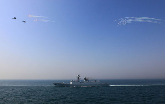 原文配圖：2012年4月，中俄“海上聯(lián)合-2012”軍事演習(xí)在黃海海域舉行。