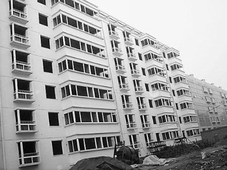 復(fù)式住宅樓，每套都在200多平方米。