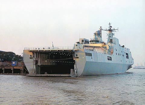 中國071船塢登陸艦。