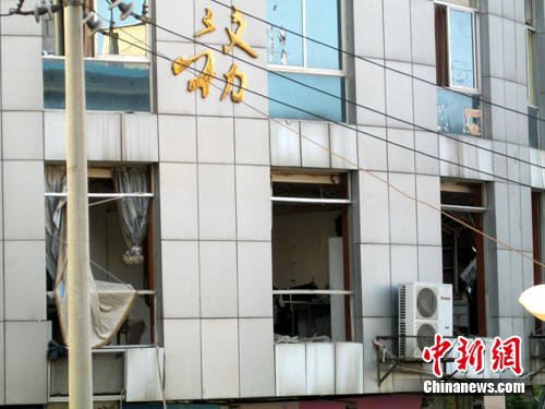 長沙芙蓉區(qū)一稅務(wù)分局大樓發(fā)生爆炸 已2死10傷