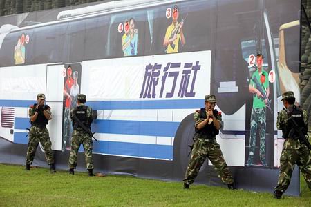 武警總隊四川還原菲律賓人質案 1分鐘狙殺劫匪