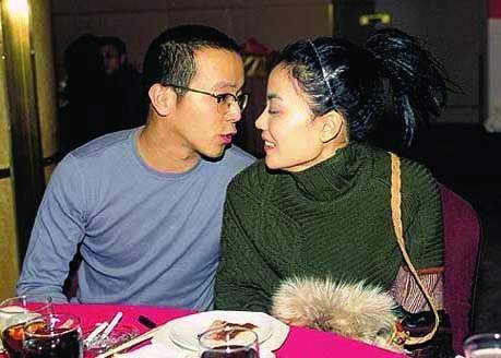 明星當場被&apos;捉奸&apos;丑聞盤點：蕭亞軒遭男友驅趕圖