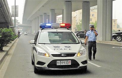 高考首日又現馬大哈 忘帶準考證交警狂奔送回家