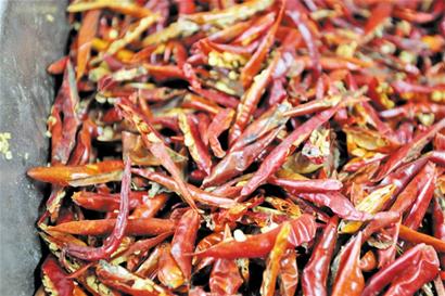 青島醫院食堂發霉辣椒炒菜 果醬過期半年