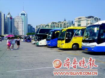 前海限行疏通沿海堵癱市區 五四廣場變爆滿停車場