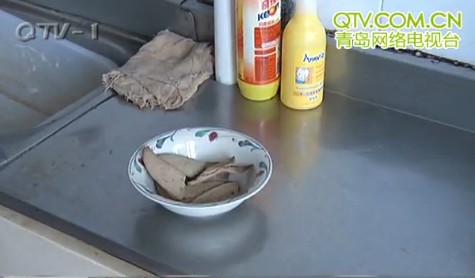 異常鮮嫩豬肝夜半發綠光照亮一碗