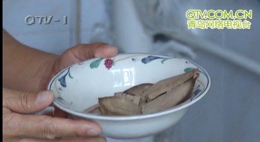 異常鮮嫩豬肝夜半發綠光照亮一碗