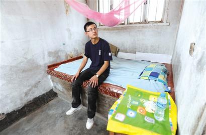 姐姐：不嫁人也要讓弟弟上大學