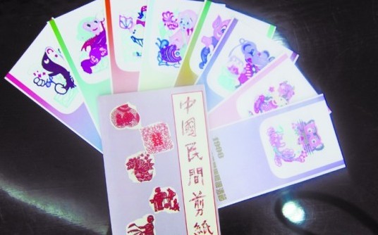 青島啤酒節集到500余件歷屆紀念品 穿越時空大開眼界