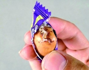 怡口蓮糖果出現蟲狀異物 超市下架該批次貨品