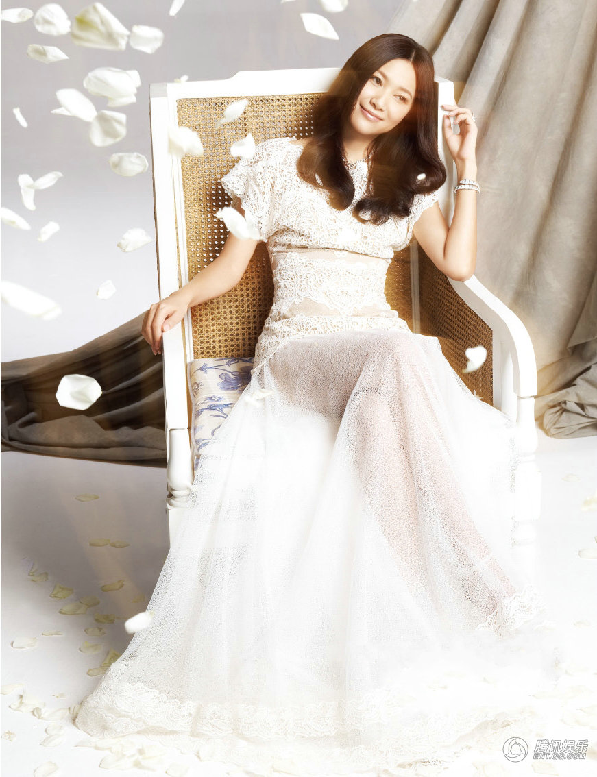 徐靜蕾高清婚紗寫真曝光 早前被傳與黃立行結婚 徐靜蕾高清婚紗寫真曝光 早前被傳與黃立行結婚