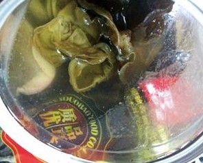 沃爾瑪一級黑木耳一泡變白 樂天馬特價格欺詐