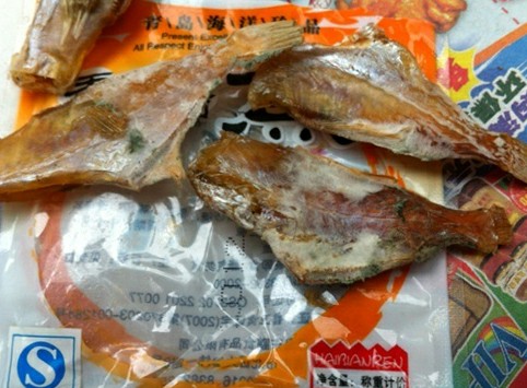 青島東鵬食品6袋魚片3袋長毛 廠家稱儲藏不當