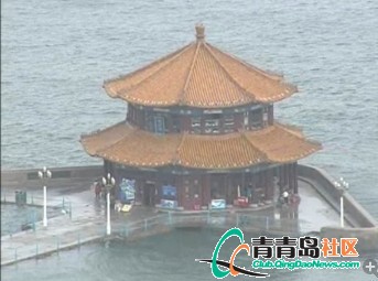 臺風達維來襲 網(wǎng)友實拍青島前海