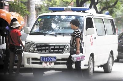 黑救護車多渠道攔病人坐地起價 毆打正規急救員