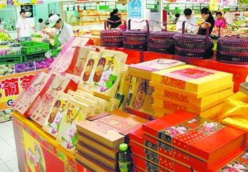 酒店月餅高利潤(rùn)致?tīng)I(yíng)銷加碼 人人背上月餅指標(biāo)