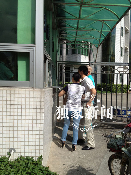 今日上午9點20分左右，陳百祥現身深圳市公安局經濟犯罪偵查局