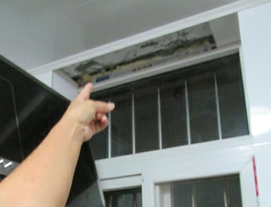 青島廉租房現質量問題 屋頂瓷磚脫落險砸主婦