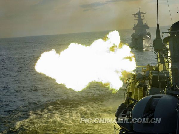 資料圖：南海艦隊某機動岸導團正在某合同對海攻擊演練中實射導彈。