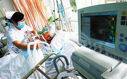探訪ICU護士：幫病危者排便吸痰 與死神賽跑