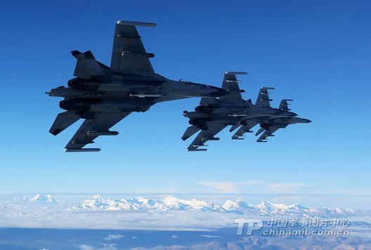 中國空軍重型三代戰機掛實彈巡航喜馬拉雅山脈
