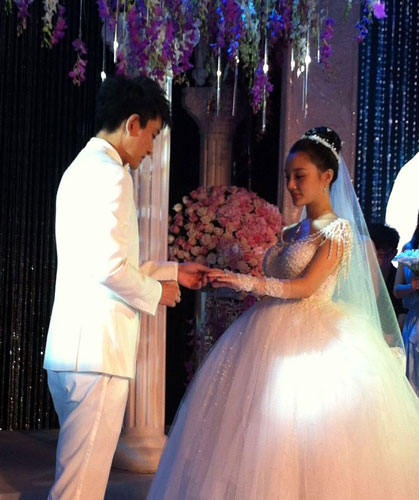 房祖名與內地歌手葉熙祺隱婚 成龍香港封鎖消息