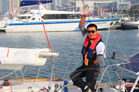 青島獨臂哥揚帆環游中國海
