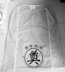 淘寶網購商品劣質給差評 退貨不成換來裹尸袋