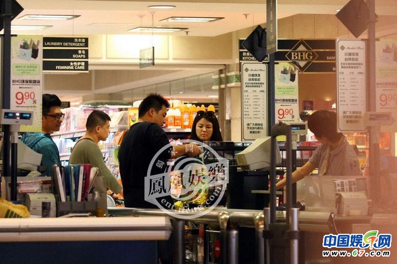 李湘愛女超大牌 吳樾與男伴按摩性取向受質疑