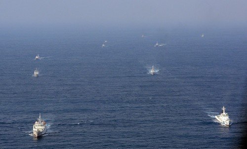 我國12艘公務船同時在釣魚島海域巡航執法