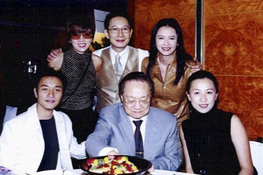 揭向氏兄弟背后女人：張玉珊自創公司市值4億多(圖)