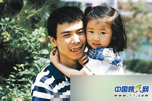 畢福劍愛(ài)女驚艷胡軍女兒搞怪 明星父女私密合影