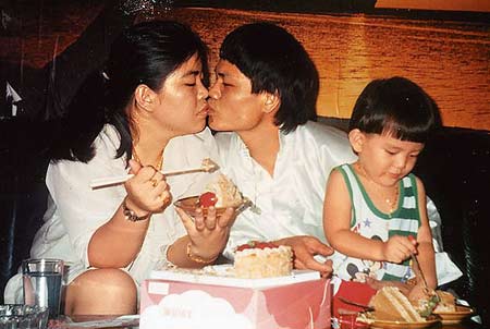 揭娛圈N女共侍一夫荒誕事 網友評韓寒不要臉