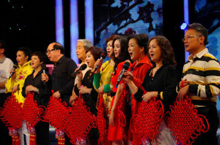 87版紅樓夢明星再聚首 寶釵依然美艷打動網友