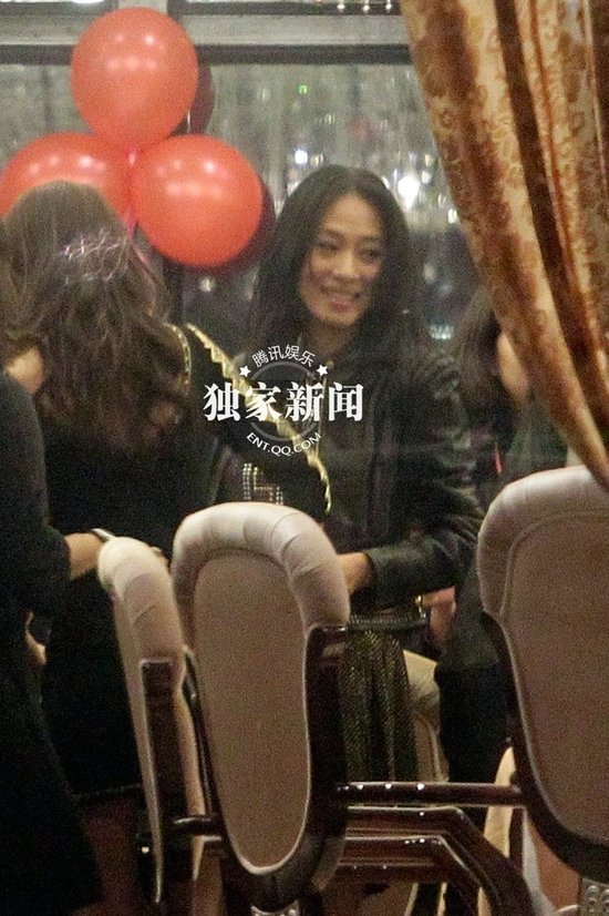 安以軒上海慶生圈內好友齊聚祝壽 舉杯豪飲醉態(tài)百出