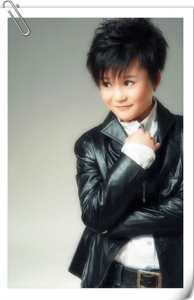 李宇春侄女與其似姐妹 發型臉型五官如出一轍