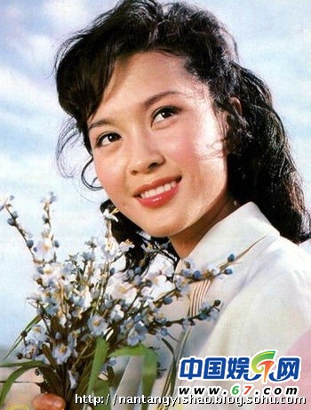 55歲方舒22歲漂亮女兒首曝光 清純不輸老媽 55歲方舒22歲漂亮女兒首曝光 清純不輸老媽