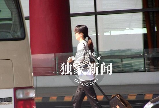 　隨著章子怡與撒貝寧戀情的曝光，小撒搭上了國(guó)際巨星，經(jīng)緯則也找到了自己的真愛。