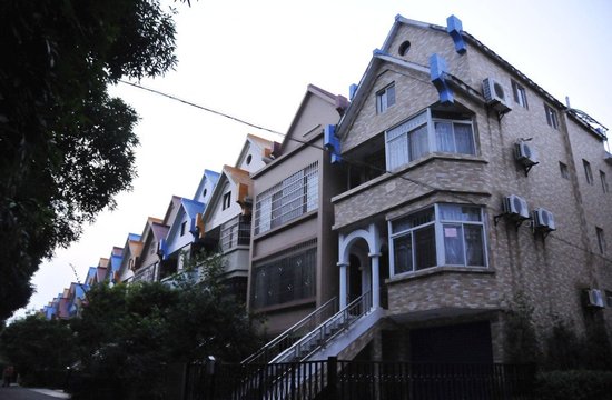 廣州番禺城管局政委蔡彬妻子名下別墅所在的社區