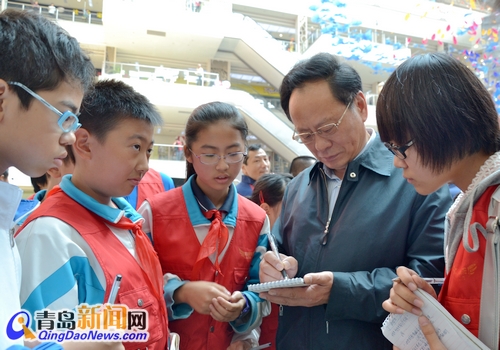 胡紹軍寄語小記者：“從小當記者，長大做有社會責任感的人”