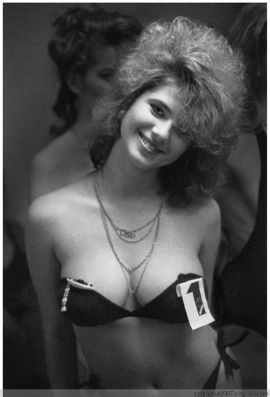 88年前蘇聯選美曝光 美女穿布條裝豪乳蜂腰盡露