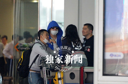 李代沫成準明星 機場現身打扮高調不注意都難