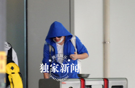 李代沫成準明星 機場現身打扮高調不注意都難