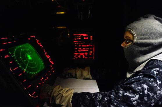 多艘美軍戰(zhàn)艦中國(guó)附近海域游弋 航母抵菲律賓