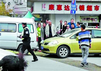 瑞昌路三車連環追尾 過路司機看熱鬧釀二次車禍
