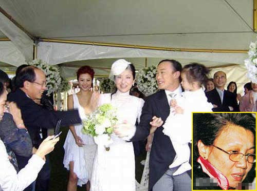 圖揭明星與父母的關系 吳秀波母親被送養老院難見兒子