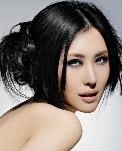 曝地產大亨王石離婚 與甄嬛傳演員田樸珺曖昧