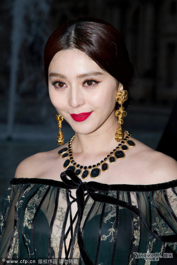 偏愛透視的女星 內衣乍隱乍現