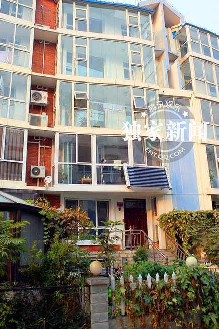 郭晶晶河北娘家探訪(fǎng):樓道貼喜字舅舅直夸好