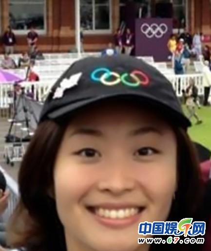 57歲敬一丹25歲女兒與外籍老公曝光 世界名校畢業才貌雙全